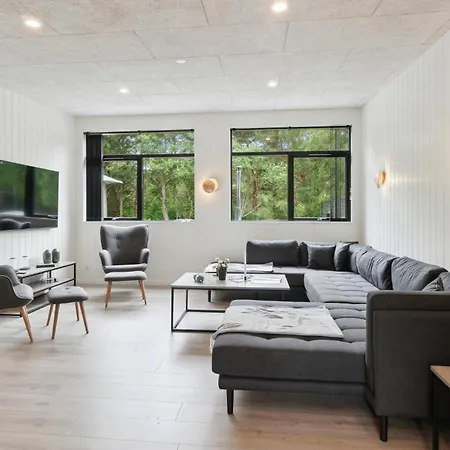 6 Bedroom In * Glesborg