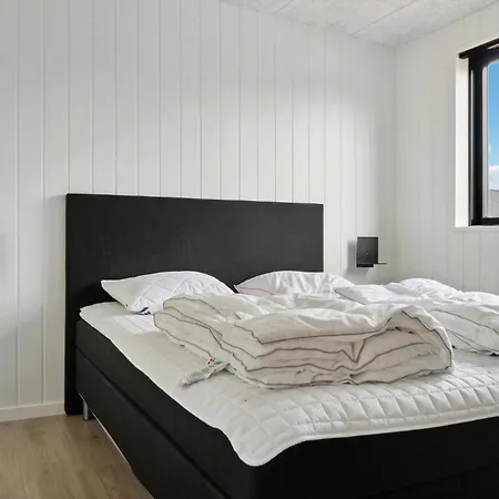 בית נופש 6 Bedroom In *