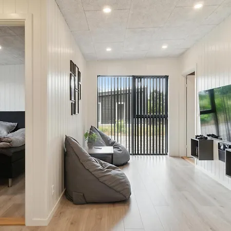 6 Bedroom In Casa de Férias Glesborg