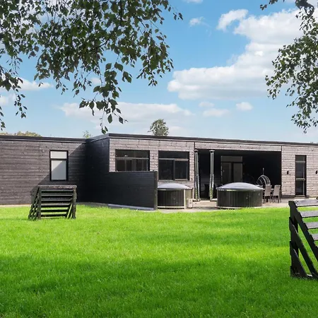 6 Bedroom In *
